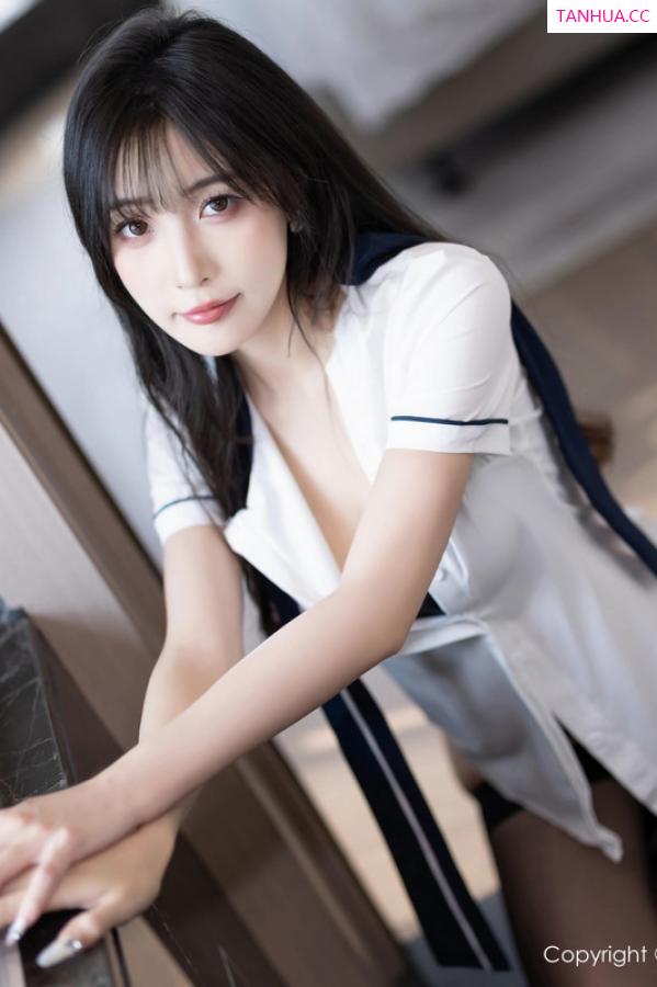 林星阑  [XiuRen]高清写真图 2024.06.19 No.8727 林星阑 黑丝美腿第32张图片